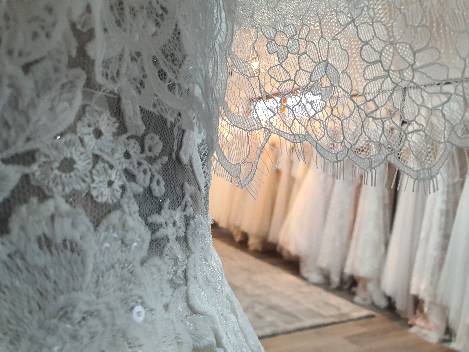 A-Linien in blush und ivory A-Linien Kleider